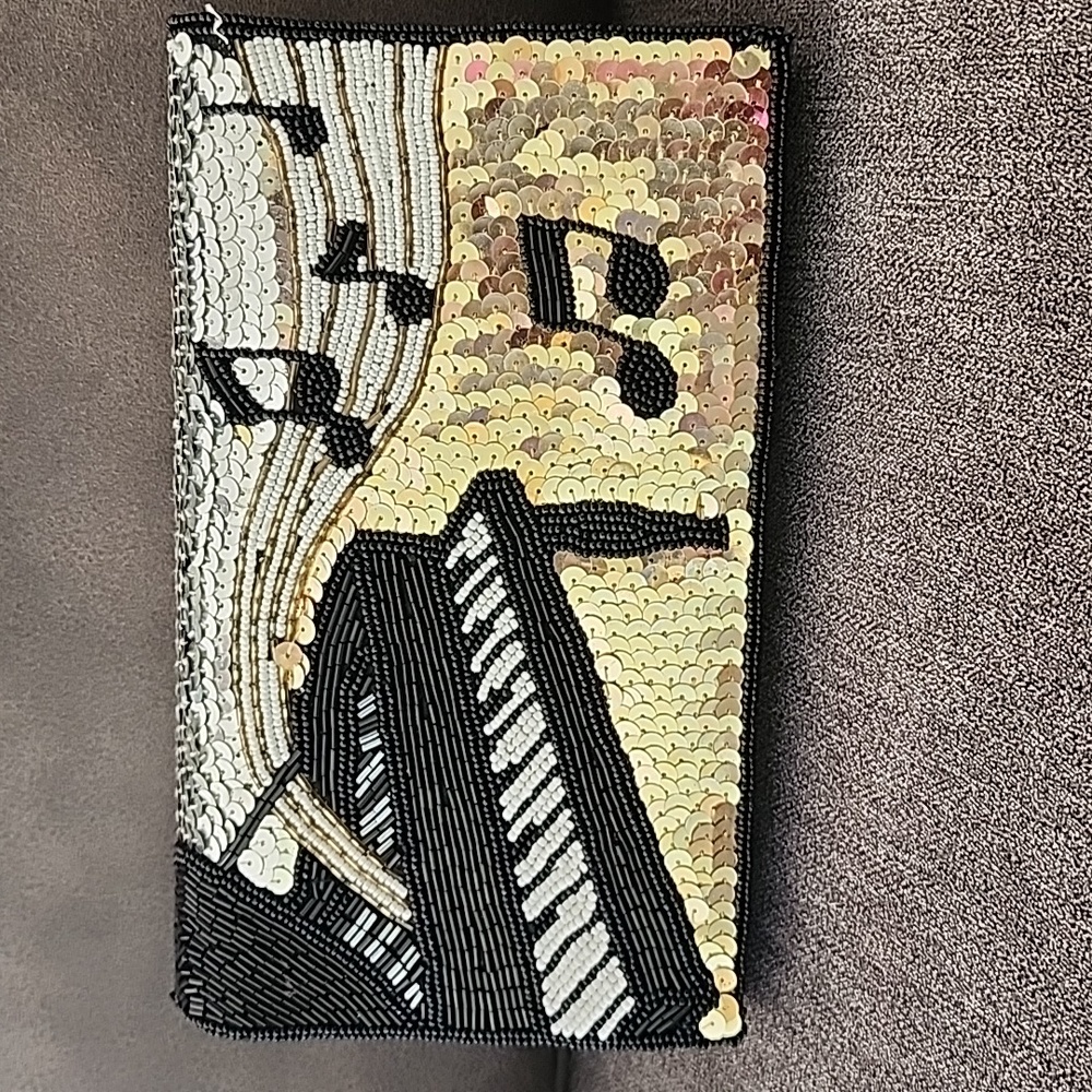 Piano beaded evening clutch/purse with sequins, looks brand new 9.25"×4"